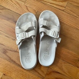 Chacos Chillos slides - white